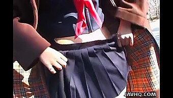 Sexo Ao Ar Livre Com Uma Adolescente Japonesa De Uniforme