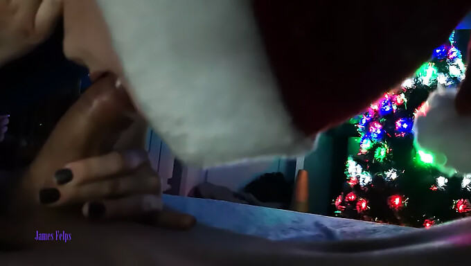 18+ Najstniška Lepotica Daje Oralni Seks V Xmas-Tematskem Porno Videu