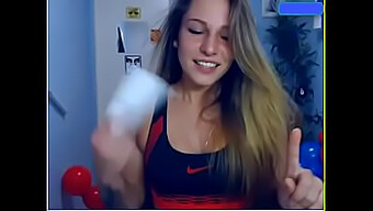 L'Incroyable Show À La Cam D'Une Jolie Adolescente Avec Une Jouissance Orgasmique